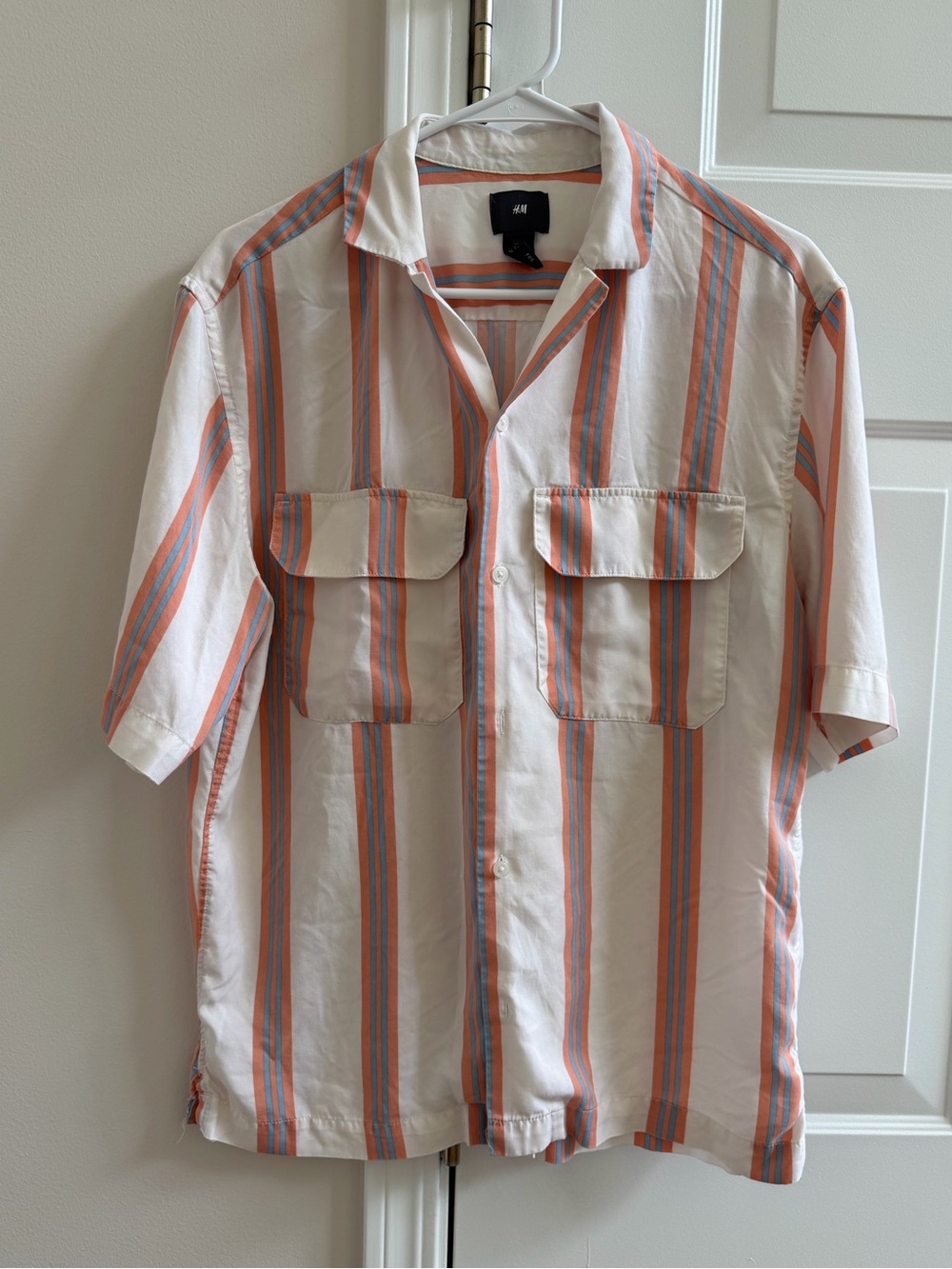 H&M - Men’s Button-Up Shirt with Coral and Light Blue Stripes (small)